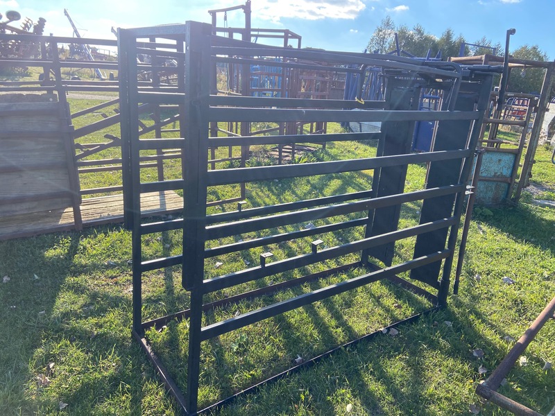 Calf Squeeze Chute